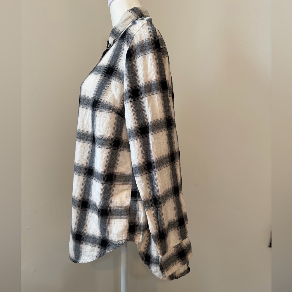 Old Navy Size L Long-Sleeve Plaid Flannel Shirt - Picture 3 of 14